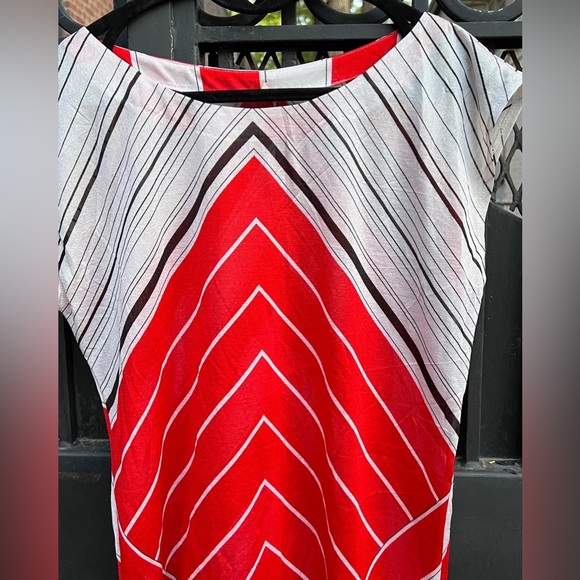 Vintage Geometric thin sheer blouse/dress depending on who’s wearing it. size 12 - Picture 3 of 8